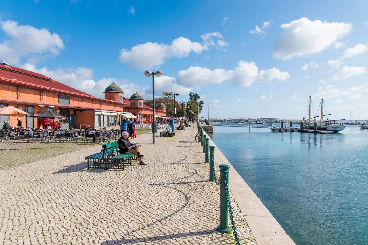 Charming Town House Just 500M From The Marina And Its Well Known Typical Market Olhao