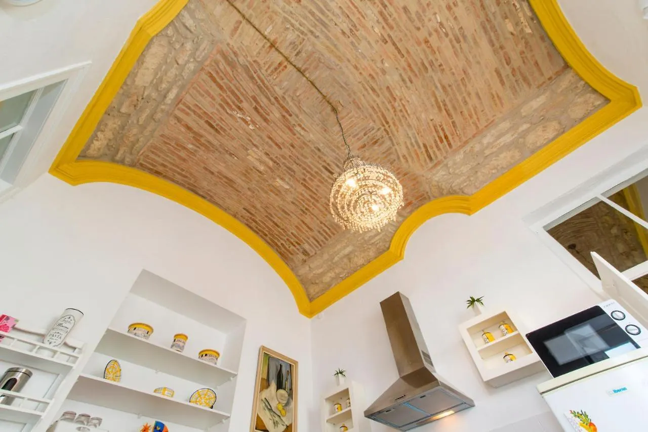 Charming Town House Just 500M From The Marina And Its Well Known Typical Market Olhao Portugal