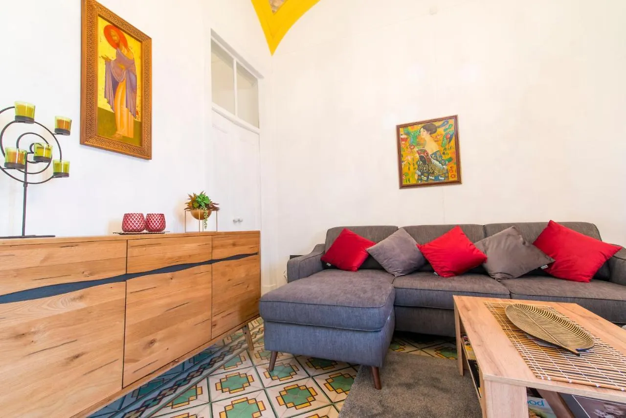 Charming Town House Just 500M From The Marina And Its Well Known Typical Market Olhao