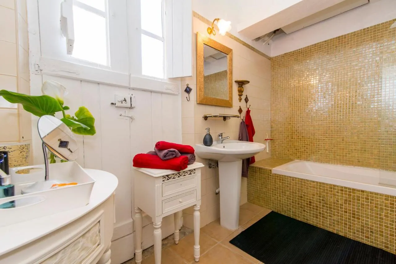 Charming Town House Just 500M From The Marina And Its Well Known Typical Market Olhao Holiday home